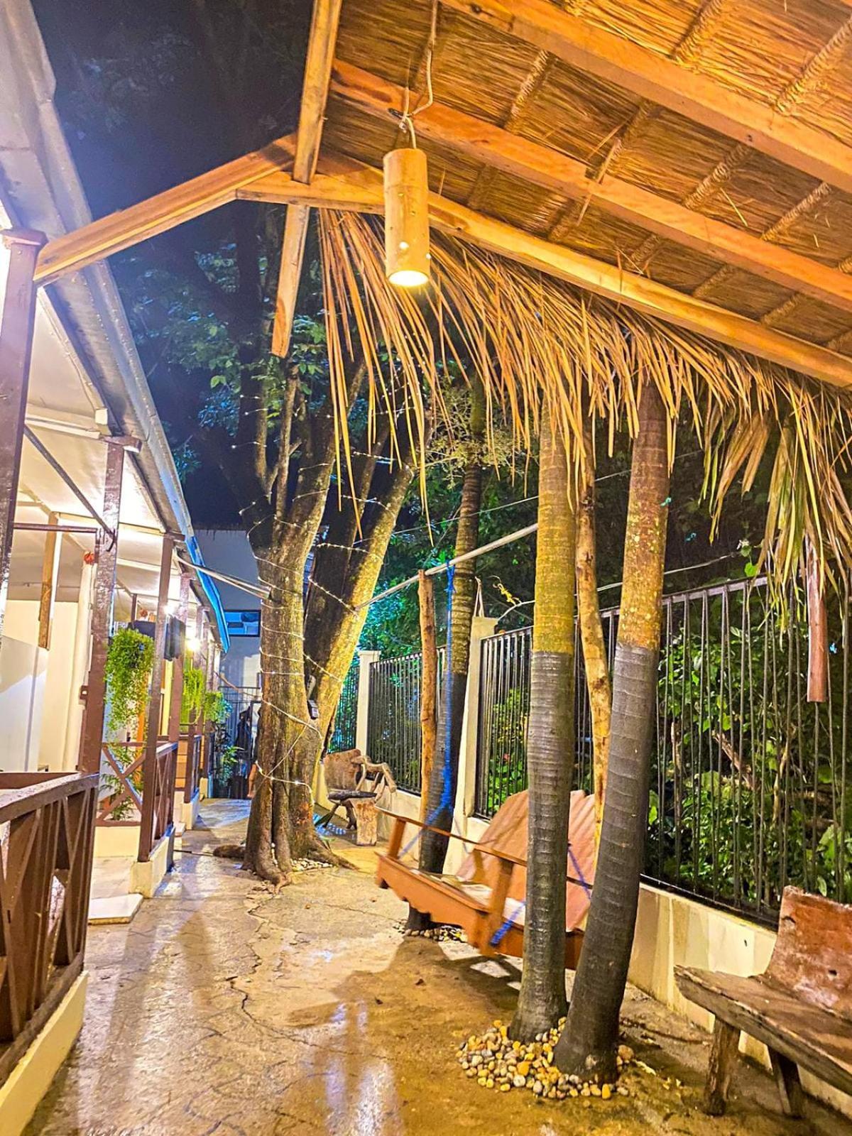 Aquaholik Traveler'S Lodge El Nido Exterior foto